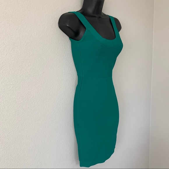 BCBG MaxAzria Caspar Ultra Green Scoop Neck Bandage Bodycon Dress - Picture 3 of 10
